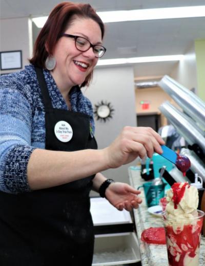 Mary Good prepares White Chocolate Raz - the shake of the week that became one of the most requested flavors.
Photo by: Nadya Korytnikova
