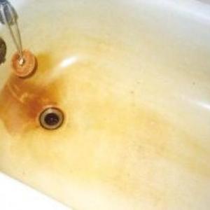 iron in water,rusty water,orange water,staining from water