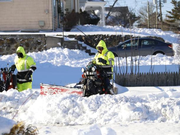Municipal Maintenance works to clear snow on Main Street. Photo by Bobby Grady 