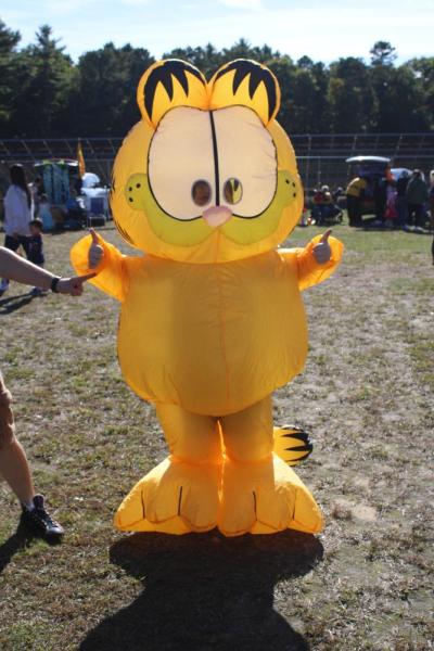 Cable King is hidden behind his Garfield costume. Cable King is hidden behind his Garfield costume.