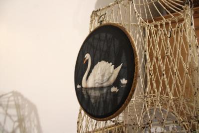 One of many embroidery hoop swans.