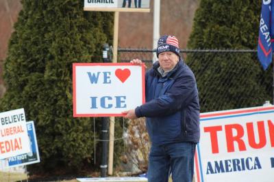 Gerry Cardillo and his support signs. 