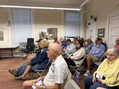 A large crowd attended the Tuesday, Aug. 18 meeting. Photo by Christian Uva